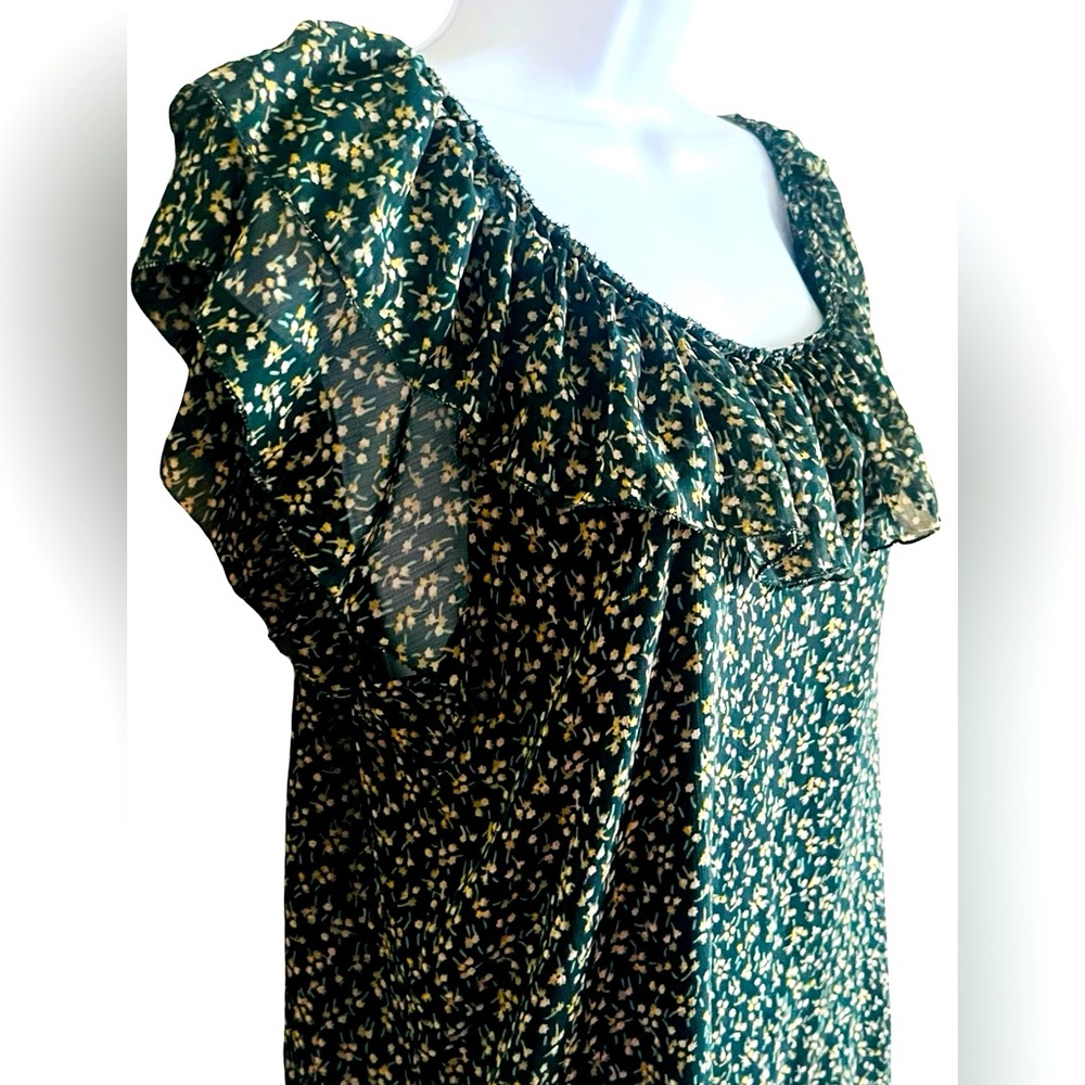 **NWOT LOFT Green/Ivory Ruffle Top - Medium** - Picture 3 of 6